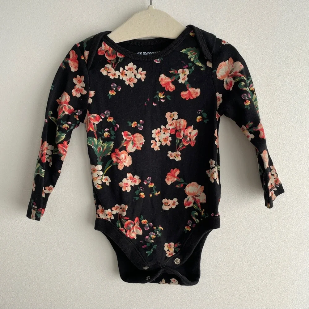 Pair of Girls Long Sleeve Bodysuits. Size 6-12 Months